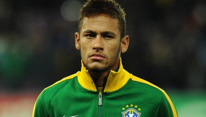 开云综合服务-“弯道飞舞：漂移技巧的极致演绎”，弯道漂移为什么要打反方向